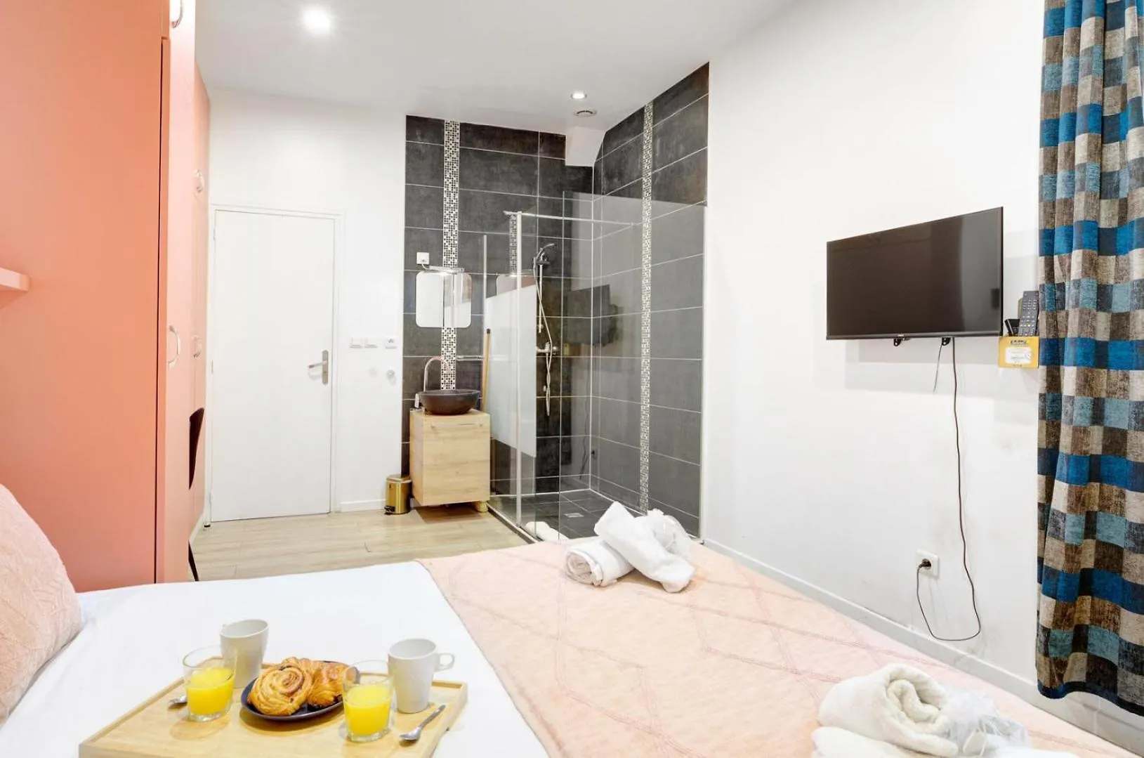 Bluestay 149 - Spacieux Appartement Paris Centre 0*,  France
